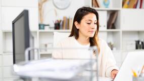Mujeres más preparadas, pero con menos oportunidades en el mercado laboral