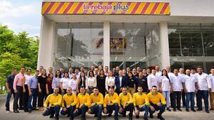 Establecimientos de Drogas La Rebaja pasarán a ser puestos de salud y dispensarios, anunció Petro