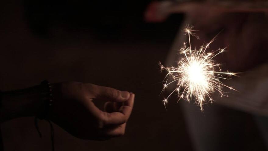 Quemados por pólvora en Colombia: promueven medidas para vivir la Nochebuena sin quemados por pólvora