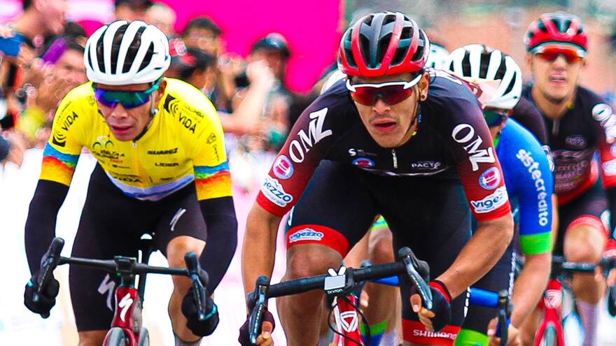 ‘Supermán’ López sigue líder en la Vuelta a Colombia; etapa para Guatibonza