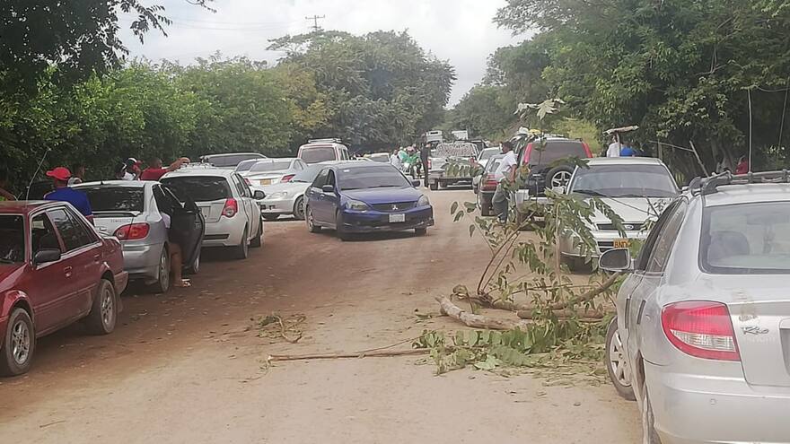 Se registran bloqueos en La Guajira este martes 8 de noviembre
