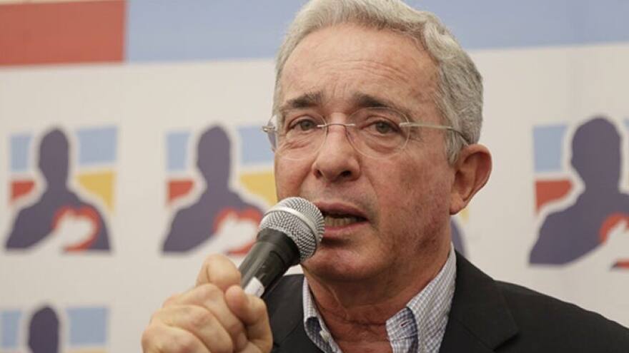 Álvaro Uribe dijo que la reforma laboral será dañina para los trabajadores y empresarios