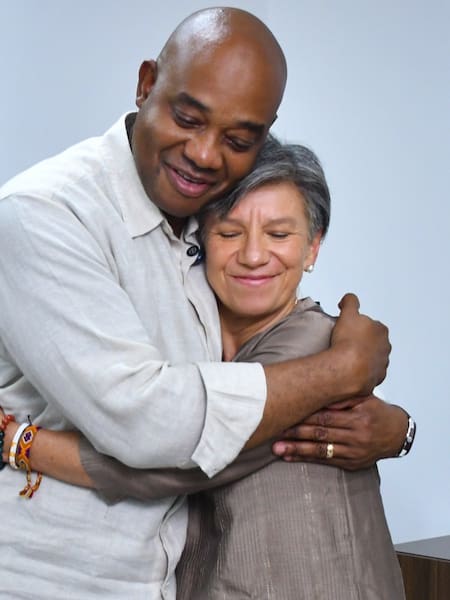 “Ni Uribe ni Petro, nuestra prioridad son las familias”: Claudia López