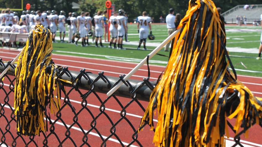 Disparan contra dos porristas en EE. UU. tras subirse al carro equivocado