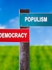 Democracia vs. autocracia