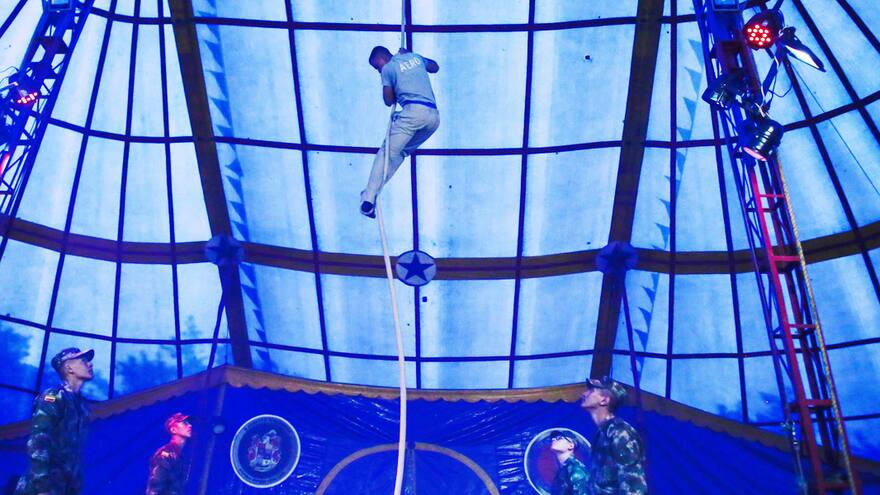 Un circo comandado por soldados