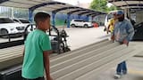 Alcaldía de Soledad entrega ayudas humanitarias a afectados por fuertes vientos en Villa Valentina