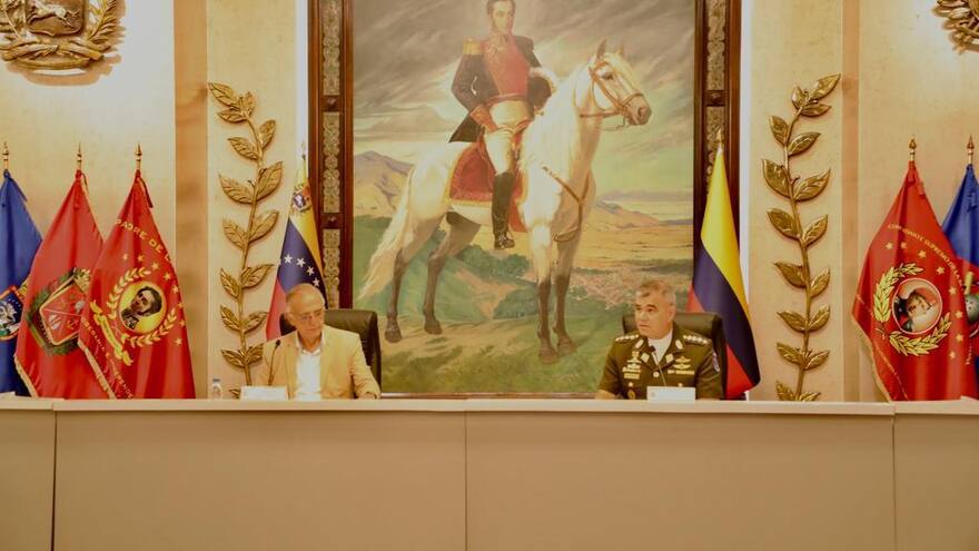 Colombia y Venezuela acordaron aumentar presencia militar en la frontera