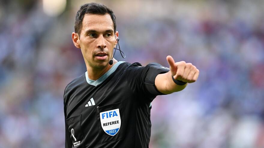 Tres árbitros argentinos dirigirán en la Eurocopa 2024