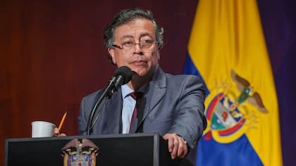 “Todas esas conversaciones son puro cuento de inteligencia artificial”: Petro sobre denuncias de infiltración de disidencias