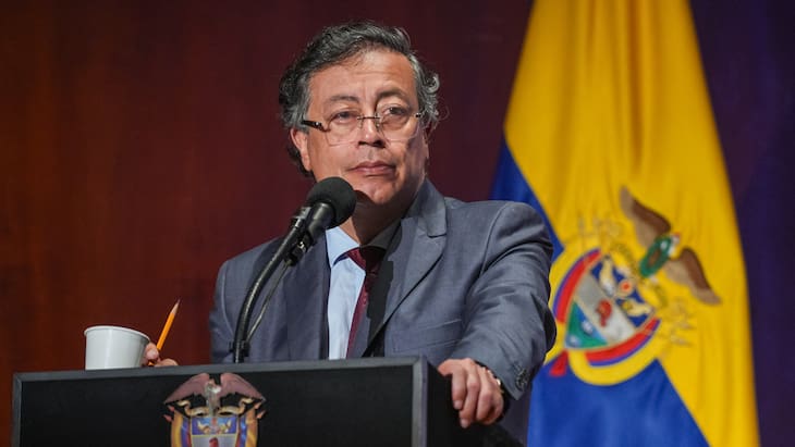 “Todas esas conversaciones son puro cuento de inteligencia artificial”: Petro sobre denuncias de infiltración de disidencias