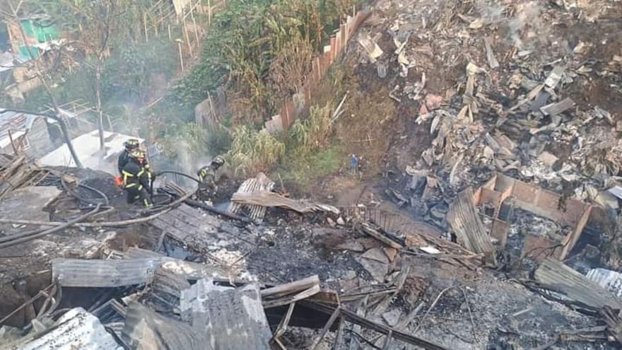 Voraz incendio deja al menos 50 viviendas destruidas en Armenia