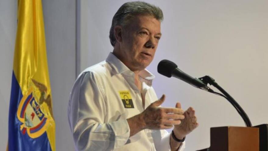 Gestos como el cese en elecciones son los que esperamos del Eln: Santos
