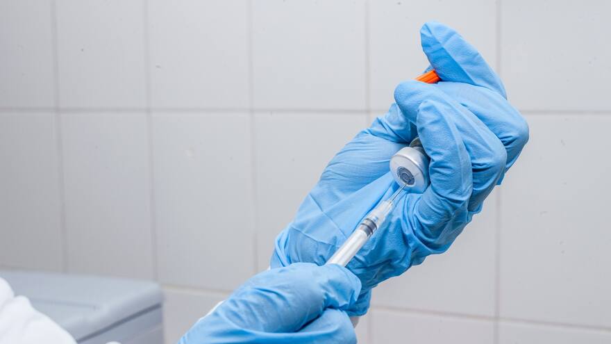 Indagan muerte de hombre en Clínica La Merced tras aplicarse un medicamento