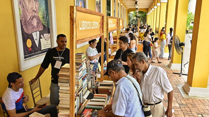 Feria del Libro de Barranquilla: todo un despliegue de tapiz literario pintó la Antigua Plaza de la Aduana