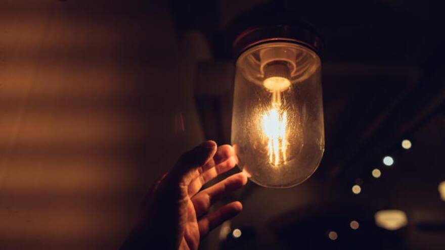 Así suena La tortura, la canción de vallenato que se burla de los altos precios de la energía en el Caribe