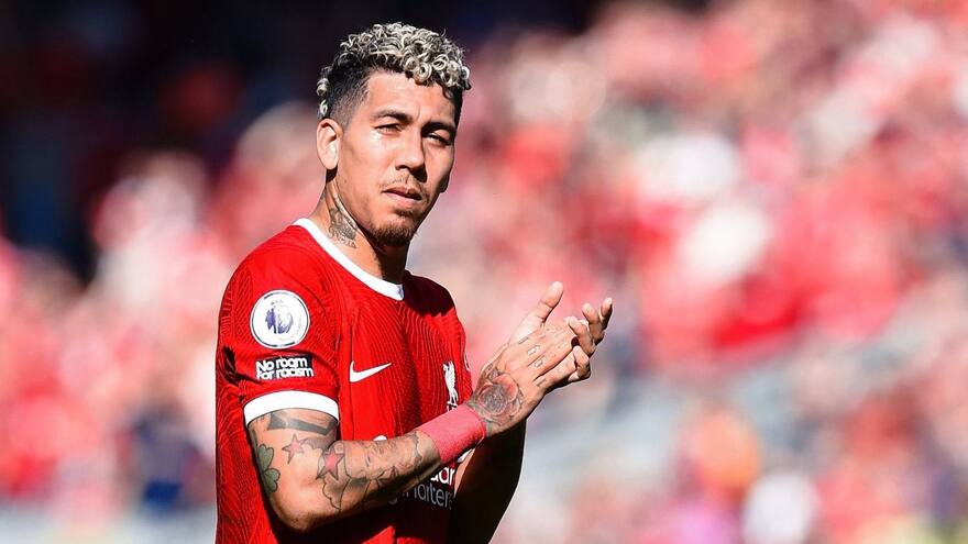Firmino mantiene al Liverpool en la pelea por la Champions