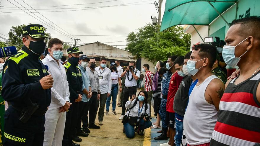 Comienza el traslado de 150 presos a cárceles