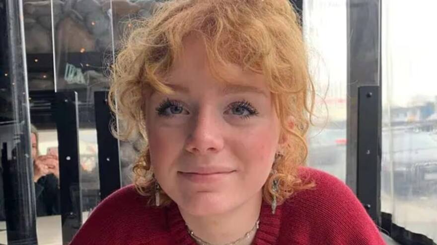 La actriz de 19 años Mamie Laverock, conectada de un ‘soporte vital’ tras caer de un balcón