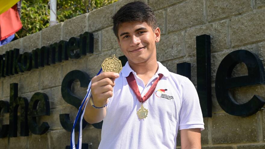 Gabriel Santiago, medalla dorada en Olimpiadas Matemáticas